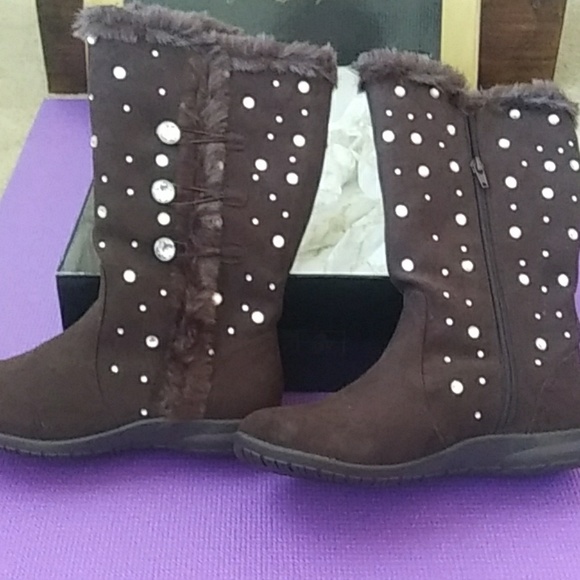 Brand New sequence Boots - Picture 2 of 4